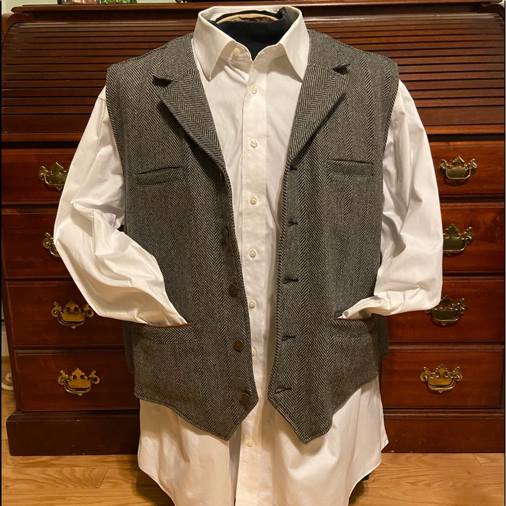 SCHNEE’S VEST